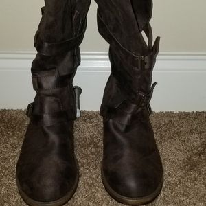Crown Vintage Brand New Boots